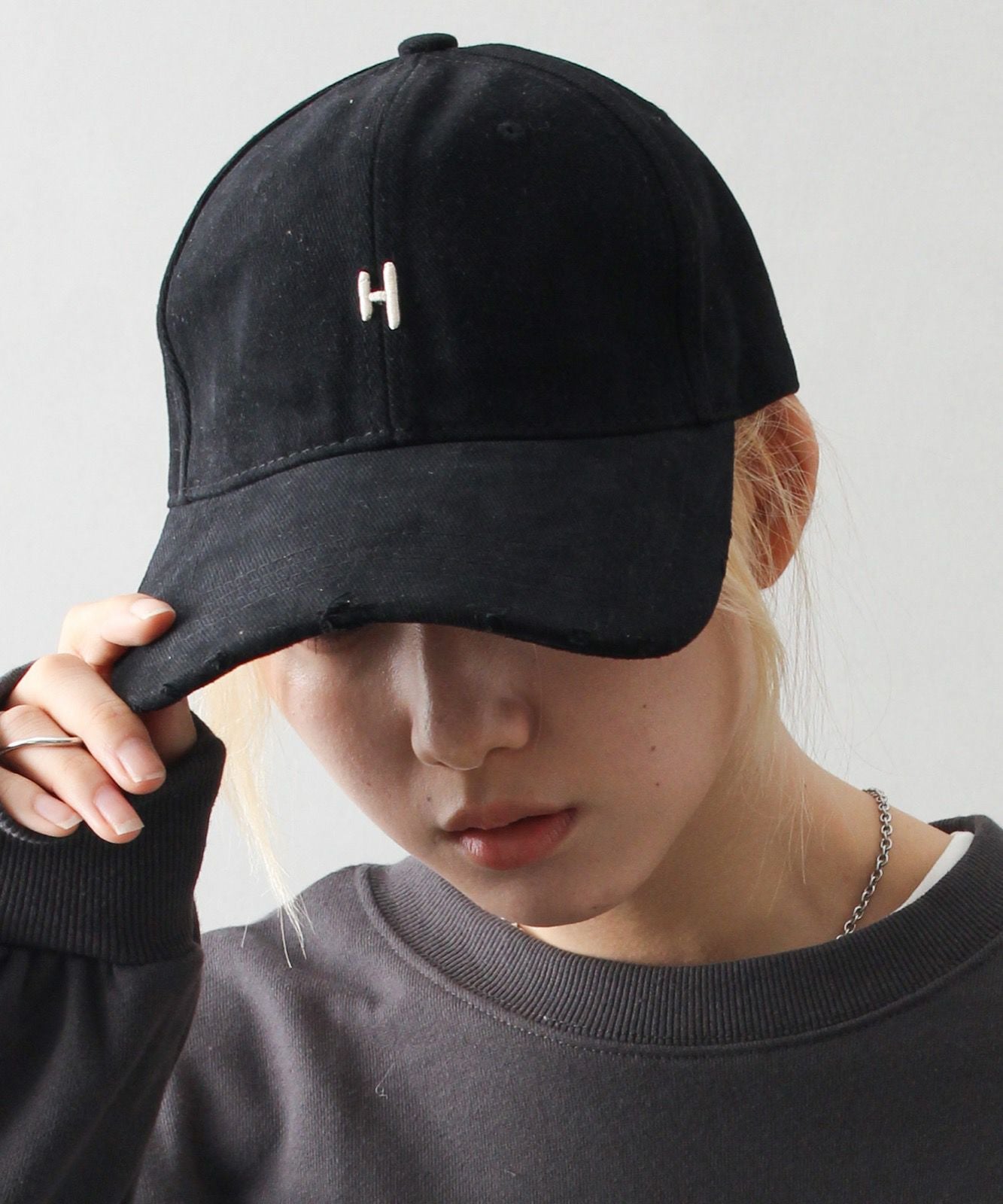 H】イニシャル刺繍キャップ | SpRay
